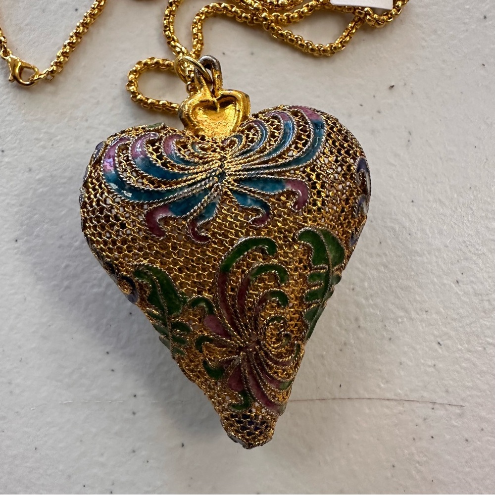 Vintage - Elegant Gold Heart Pendant with Enamel Accents
